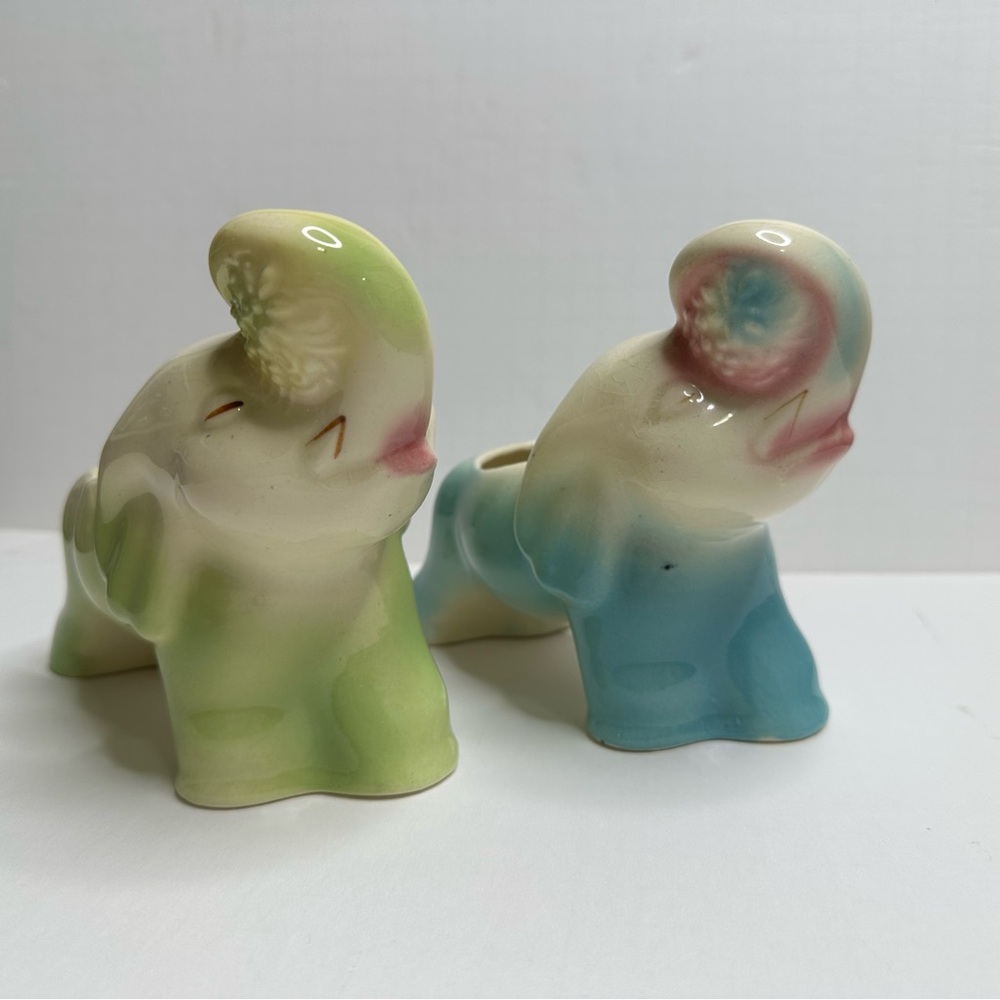 2 VTG Elephants Holding Flowers in Their Trunks Up Planters Decor